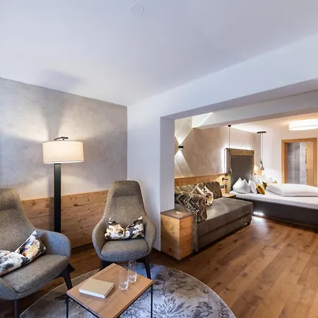 Alpenland - & Breakfast 4*