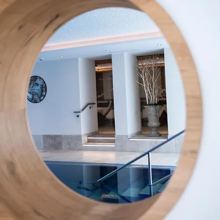 Alpenland - & Breakfast Hotel 4*