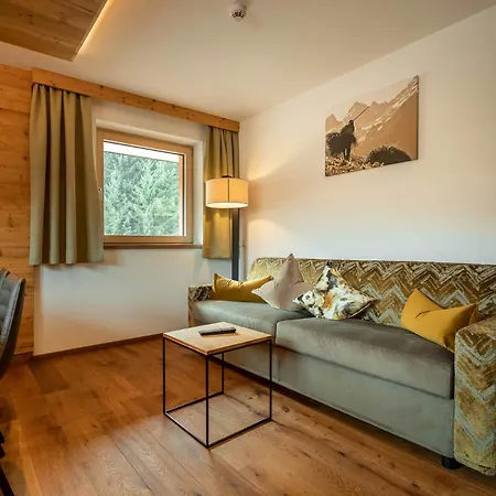 Hotell Alpenland - & Breakfast