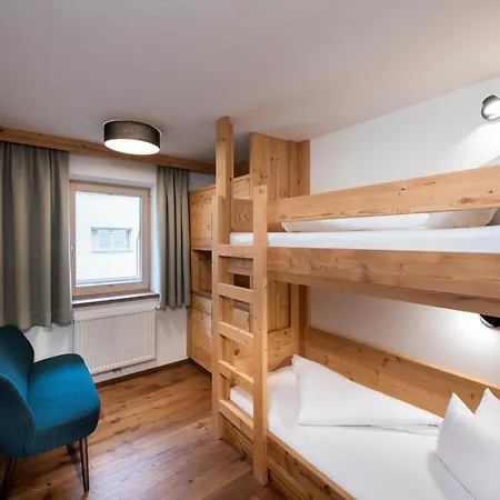 Hotell Alpenland - & Breakfast 4*