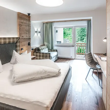 Alpenland - & Breakfast Hotel 4*