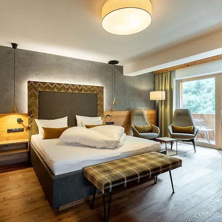 Alpenland - & Breakfast 4*