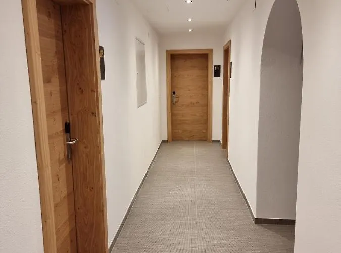 Alpenland - & Breakfast 4*