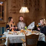 Alpenland - & Breakfast Герлос