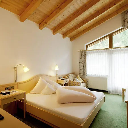 Alpenland - & Breakfast 호텔 4*