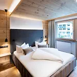 Hotel Alpenland - & Breakfast 4*