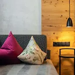 Hotel Alpenland - & Breakfast